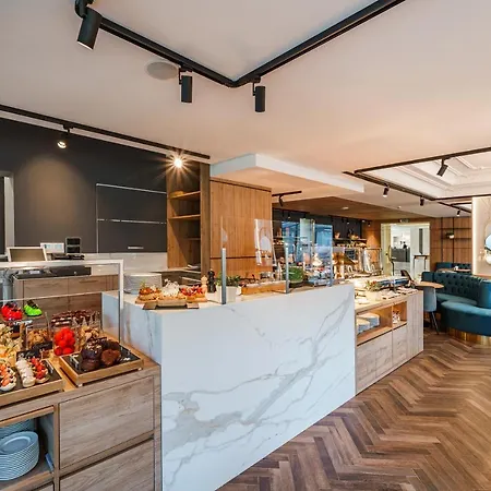 Radisson Ξενοδοχείο 4*