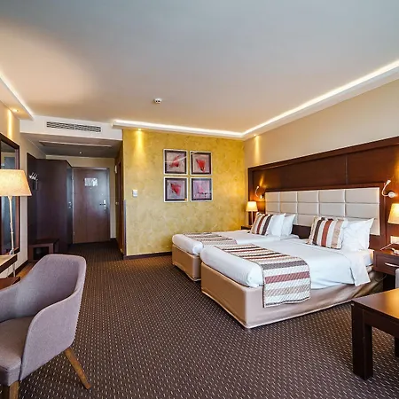 Radisson 酒店 4*