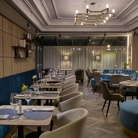 Radisson Hotel 4*