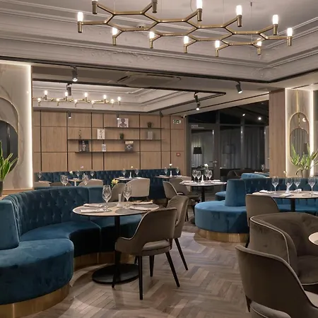 Radisson Otel 4*