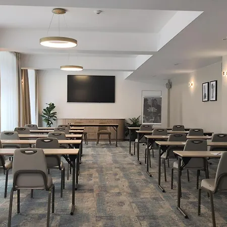 Radisson Otel 4*